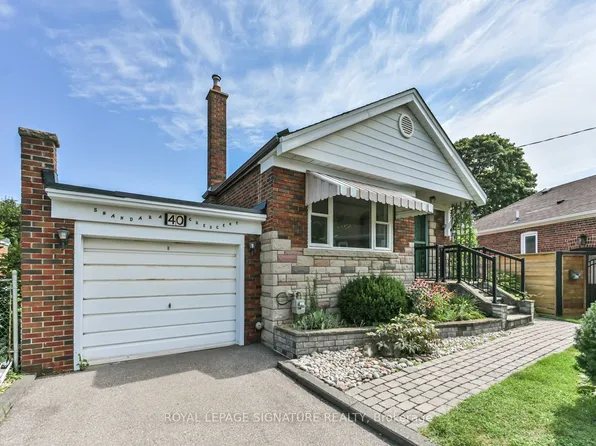 40 Shandara Cres, Toronto, ON M1R 1E9
