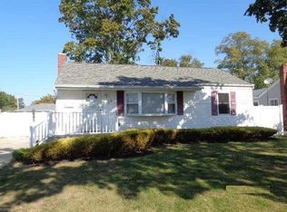 25 Terry Rd, Patchogue, NY 11772