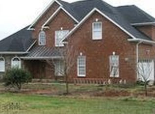 2037 Tuttle Rd, Walnut Cove, NC 27052