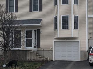 14 Lilac Ln, Worcester, MA 01607