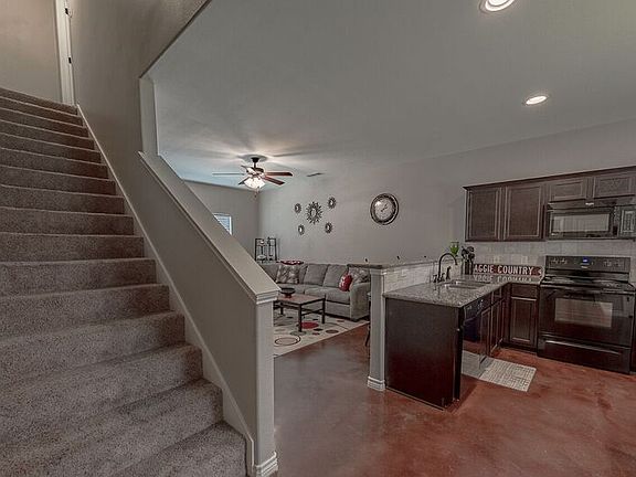 3rd image of 3410 S College Ave