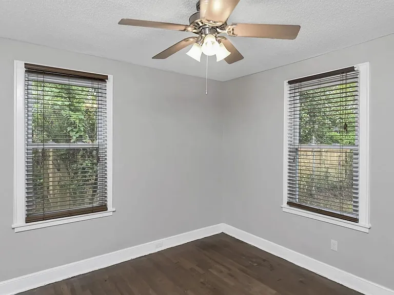 1013 Price Ave — Photo 25