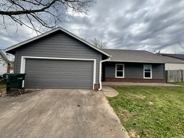 1307 W Doris St, Claremore, OK 74017