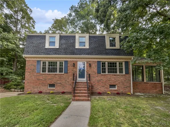 3800 S Middlebrook Ct, Chester, VA 23831