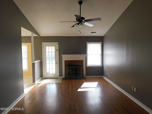 2nd image of 372 Lee Dr