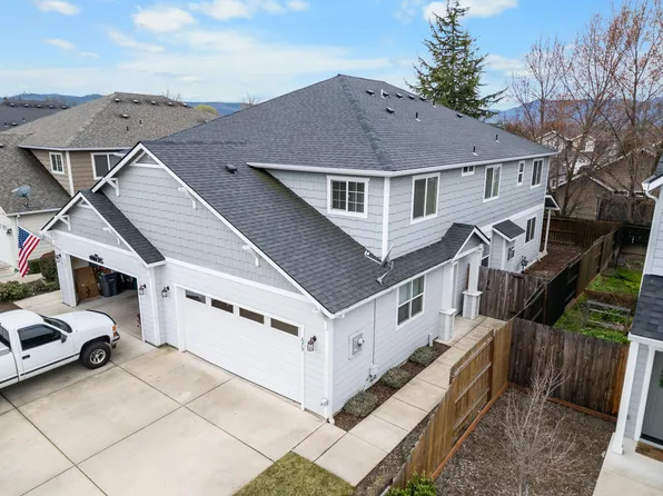 679 Kaitlin Ln, Medford, OR 97501