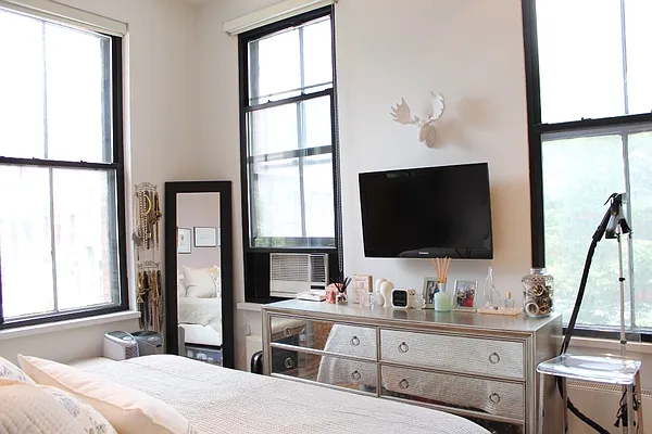 Rented by Level Group | media 20