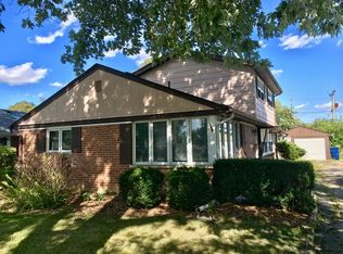 9925 Harnew Rd W, Oak Lawn, IL 60453