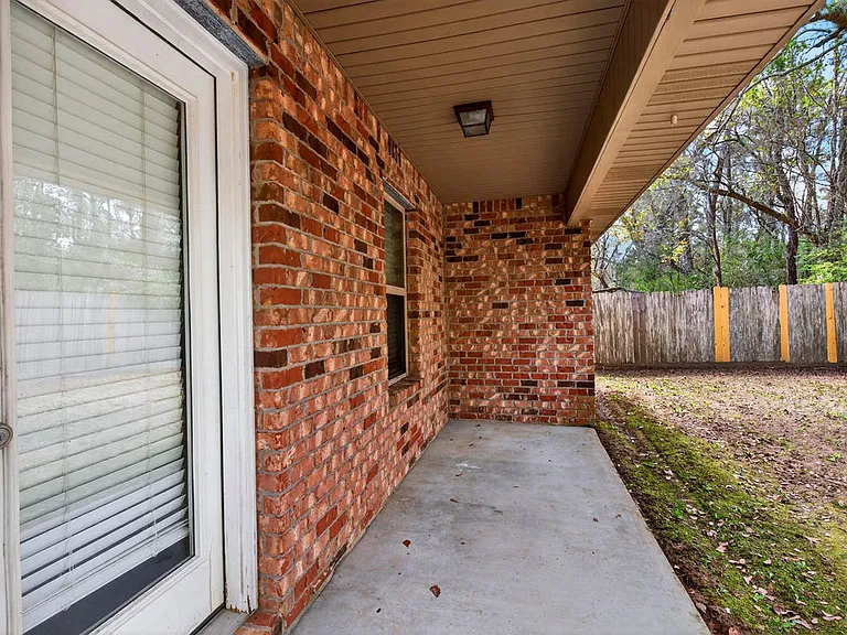 10261 English Manor Dr — Photo 23