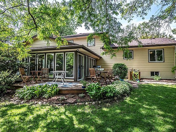 2nd image of 689 Clearbrook Ln