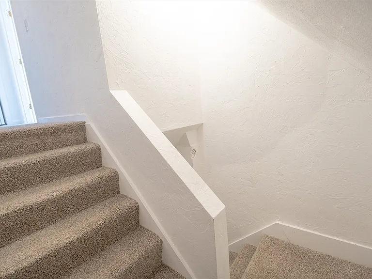 8 Rockwell Ter #3 — Photo 8