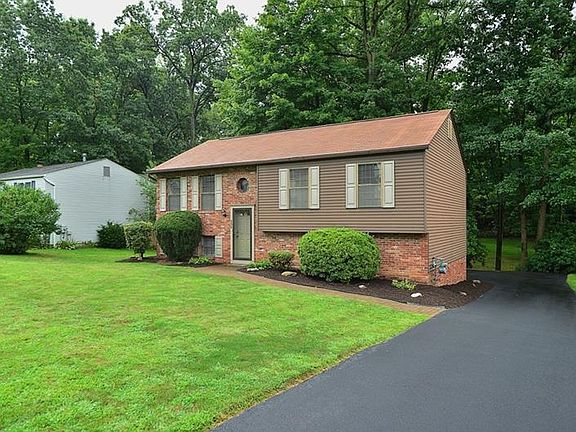 2nd image of 550 Chaparral Dr