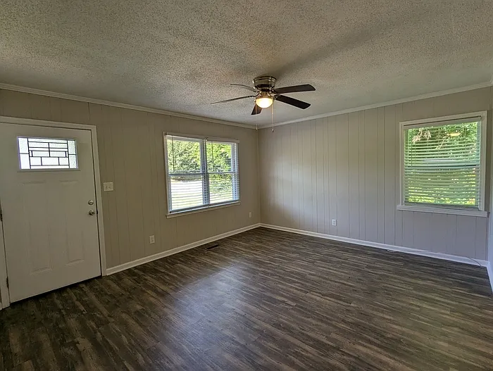 2 bed, 1.0 bath, 720 sqft, $1,125 — Photo 2