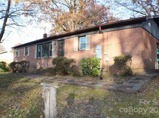 2621 Friendswood St, Lenoir, NC 28645