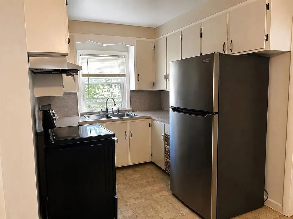 4 bed, 1050 sqft, $1,100 — Photo 4