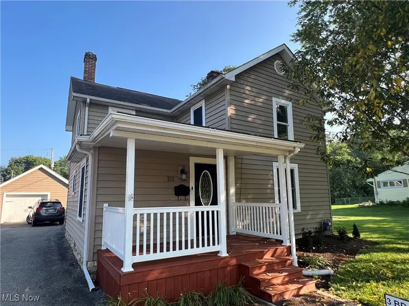 232 7th St NE, New Philadelphia, OH 44663