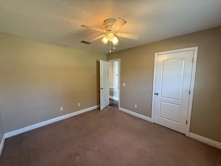 1519 Sandcliff Dr — Photo 17