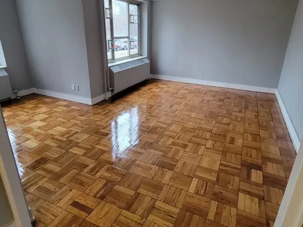 (undisclosed Address), Fresh Meadows, NY 11365