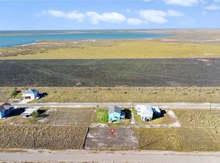 139 W Pin Oak Ln, Rockport, TX 78382
