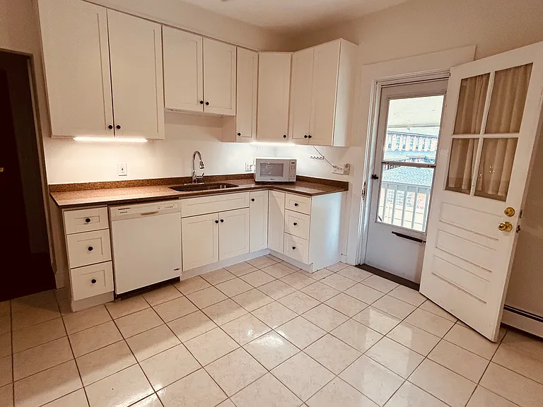 127 Brown St #3 — Photo 11