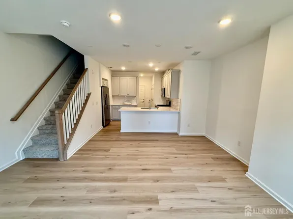 400 Willow Ave #405, Kearny, NJ 07032