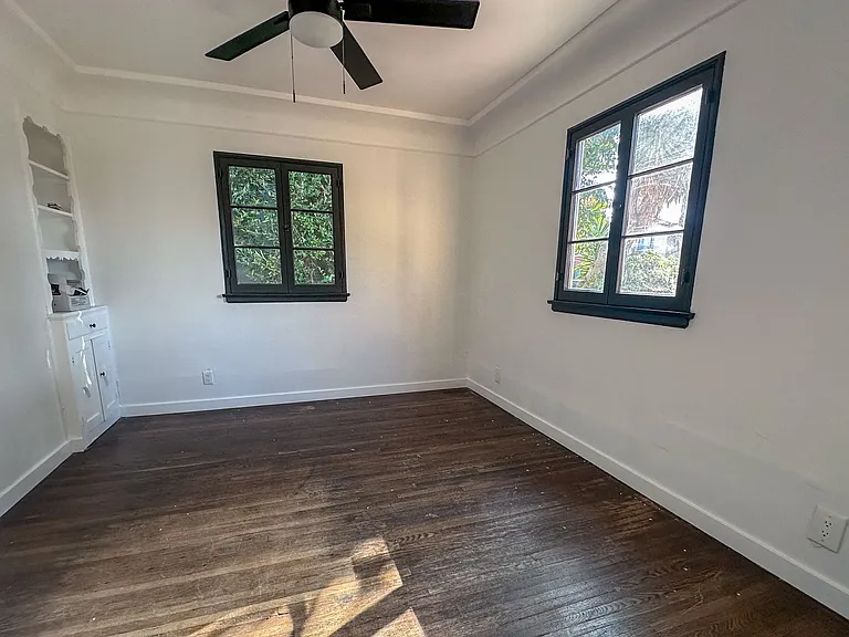 1521 S Stanley Ave — Photo 12