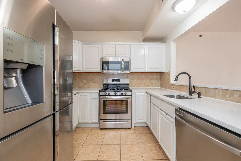 2 bed, 1169 sqft, $2,750 — Photo 1