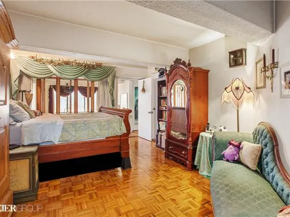 421 Hudson Street image 1 of 6