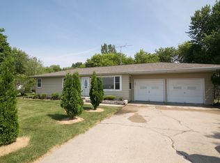 13923 N Grove Rd, Sycamore, IL 60178