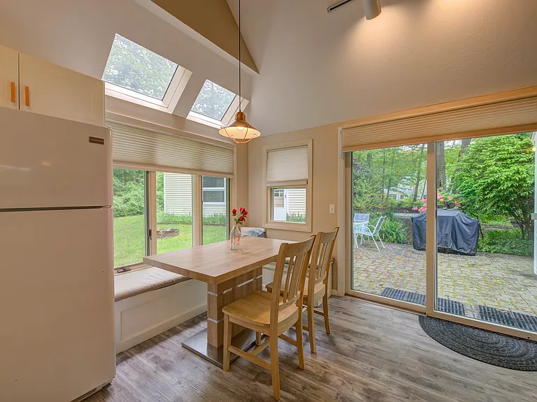 90 Chestnut Rd — Photo 15