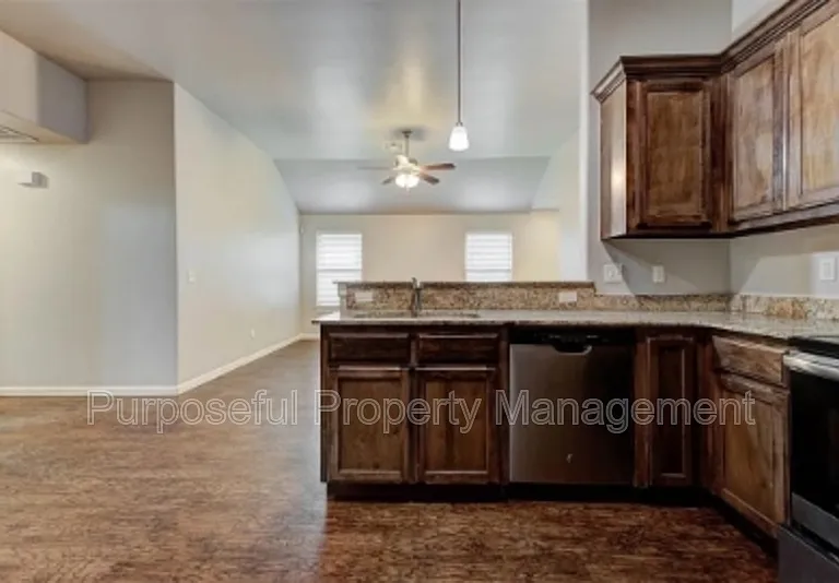 4313 Edinburg Way — Photo 12