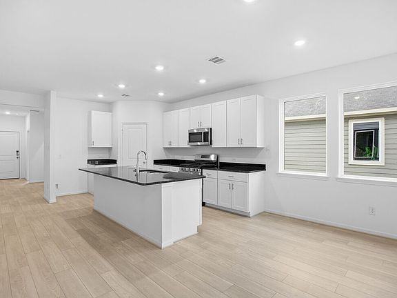 3rd image of 18110 Lone Hill Dr