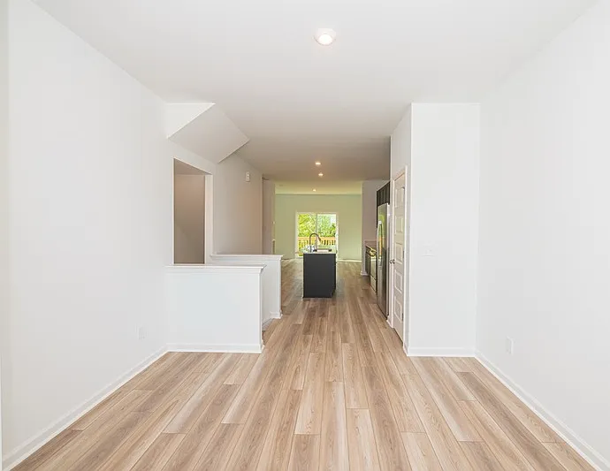 815 Freston Rd — Photo 3