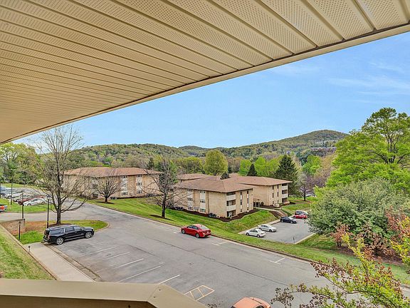 4th image of 5260 Crossbow Cir Unit 1E