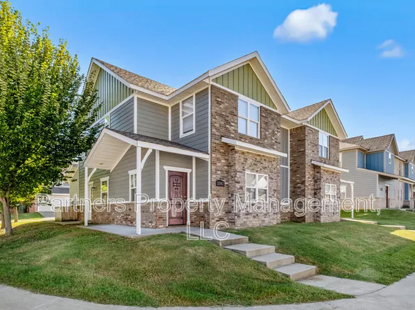 4090 W Santa Maria Ln, Fayetteville, AR 72704