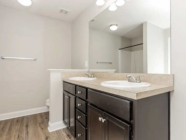 416 Pearl St — Photo 10