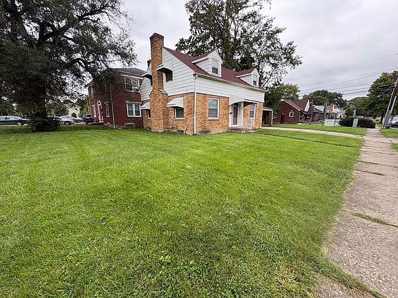 3rd image of 2401 Rugby Rd