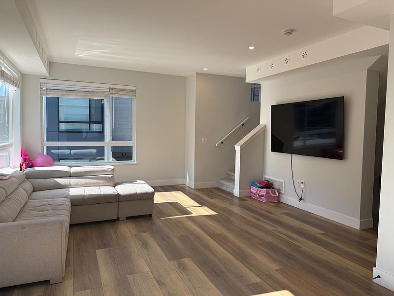 Abbotsford Townhouse for rent - 4 Bedrooms — photo 9