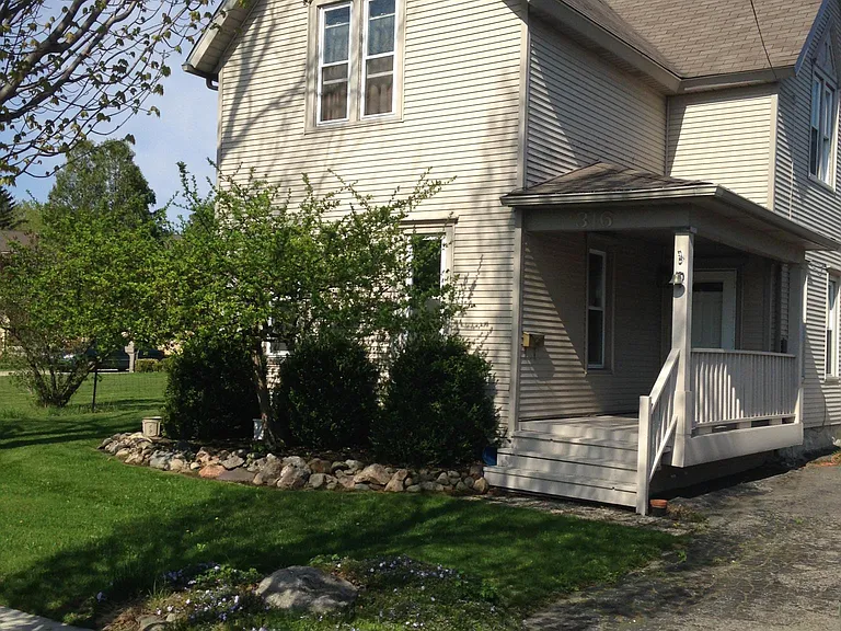 316 Bush St — Photo 1