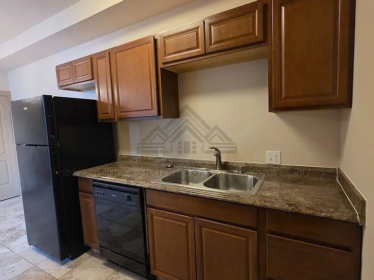 1410 S College Ave — Photo 23