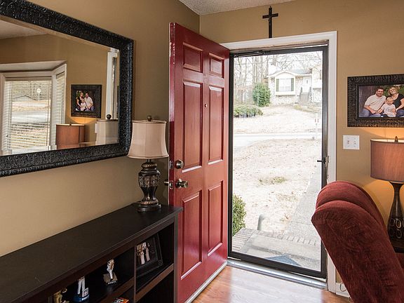 5th image of 5888 Janet Dr
