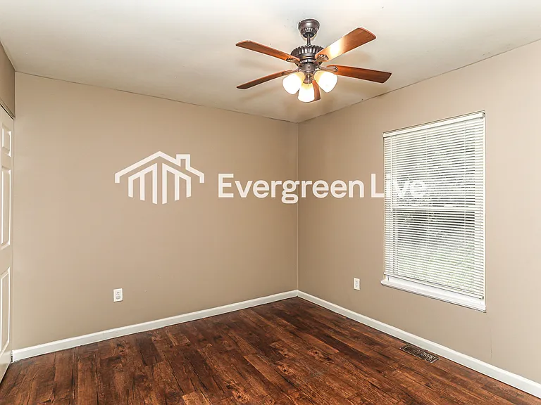 12055 Spalding Dr — Photo 7