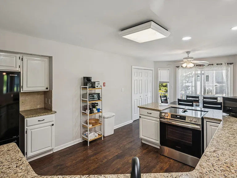 101 W Cape Shores Dr — Photo 21