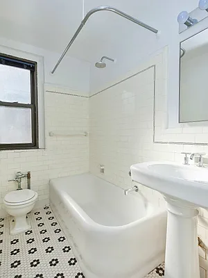 Sold by Sotheby's International Realty | media 14