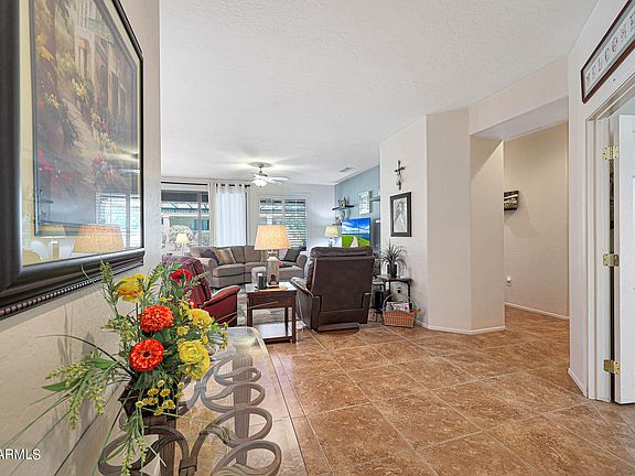2nd image of 18985 N Hawthorn Dr