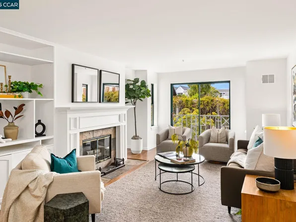650 Chestnut St APT 205, San Francisco, CA 94133