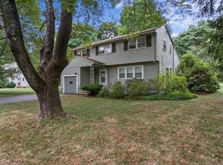 8 Brooks Rd, Wayland, MA 01778