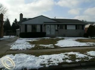 15193 Knolson St, Livonia, MI 48154