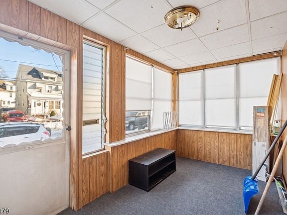 2nd image of 96 Beaumont Pl