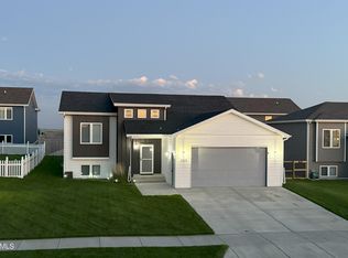 2009 Granite Rd, Watford City, ND 58854
